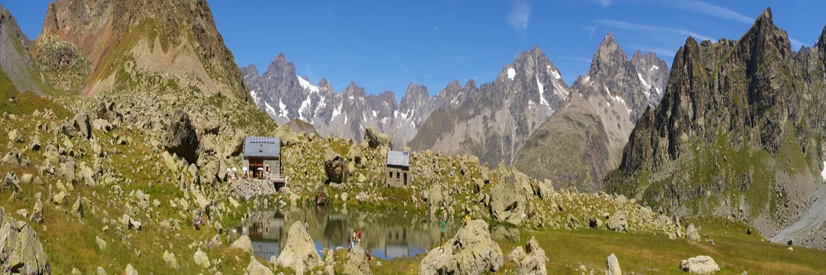Image Pose abri de piscine Hautes-Alpes